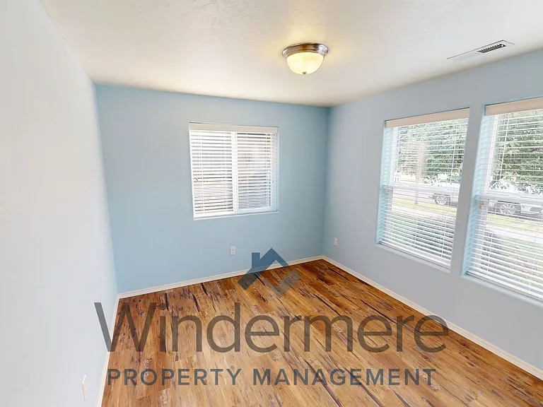 230 Chapra St — Photo 6