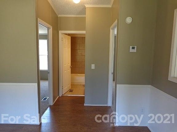 3rd image of 114 Mountain Brook Dr