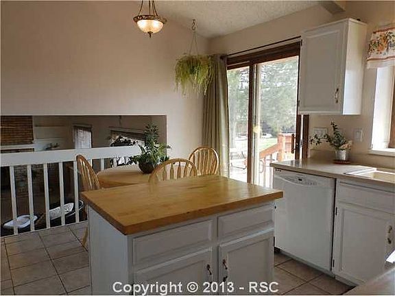 3rd image of 7935 Moundsview Dr