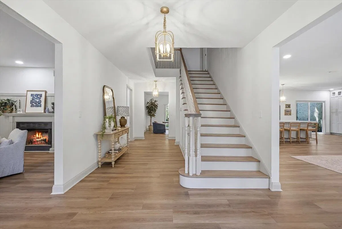 4 bed, 4.5 bath, 3600 sqft, $5,750 — Photo 4