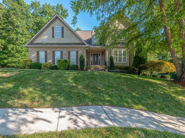 2477 Turnstone Dr, Soddy Daisy, TN 37379