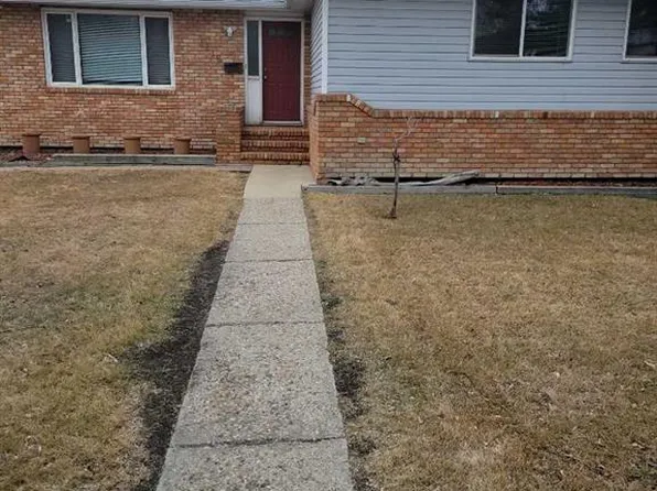 4216 N 37th St, Red Deer, AB T4N 0T7