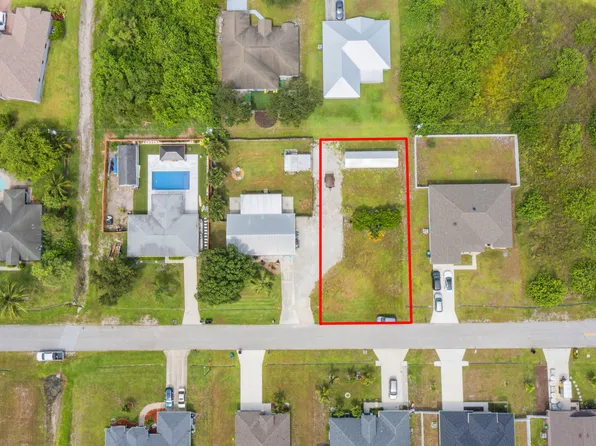 412 SW Bradshaw Circle, Port St Lucie, FL 34953