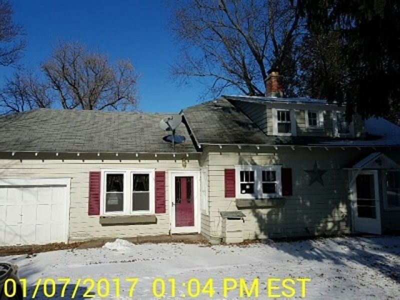 1st image of 53 1/2 Floral Ave