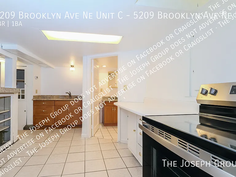 5209 Brooklyn Ave NE #C — Photo 6