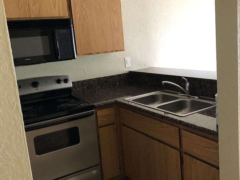 2743 B St #14 — Photo 17