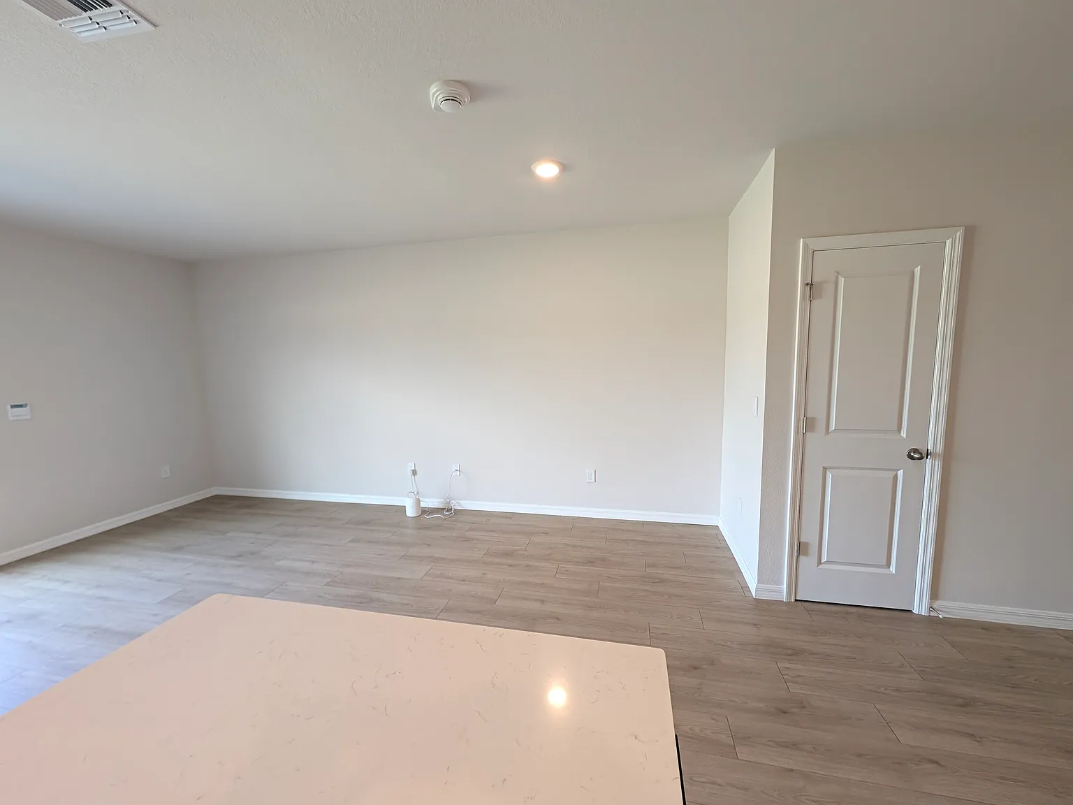 3 bed, 2.5 bath, 1464 sqft, $2,200 — Photo 4