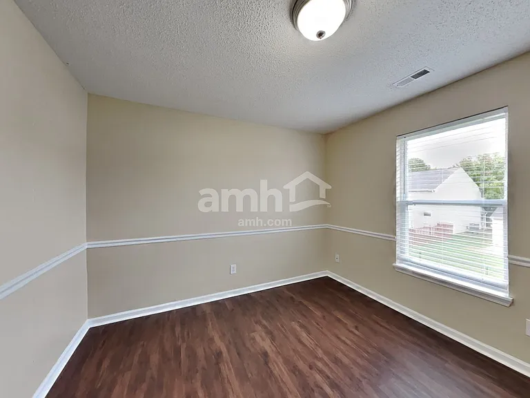 9772 Trail Dr — Photo 16