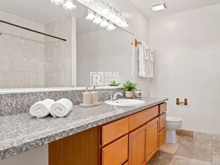 3009 Canyon Crest Dr #A — Photo 17