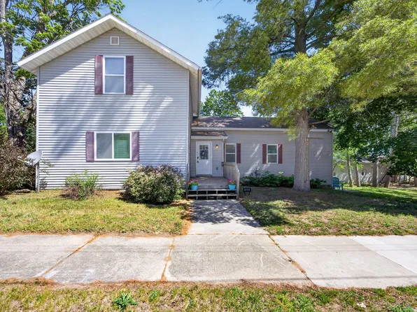124 W Madison St, Big Rapids, MI 49307
