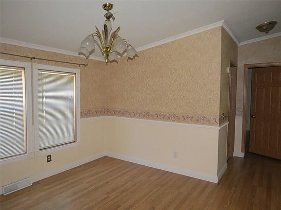 4th image of 22 Anthony Dr