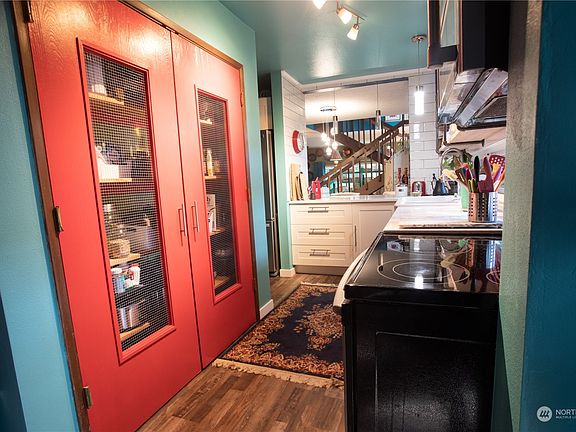 4th image of 1500 SW Lake Park Dr #36