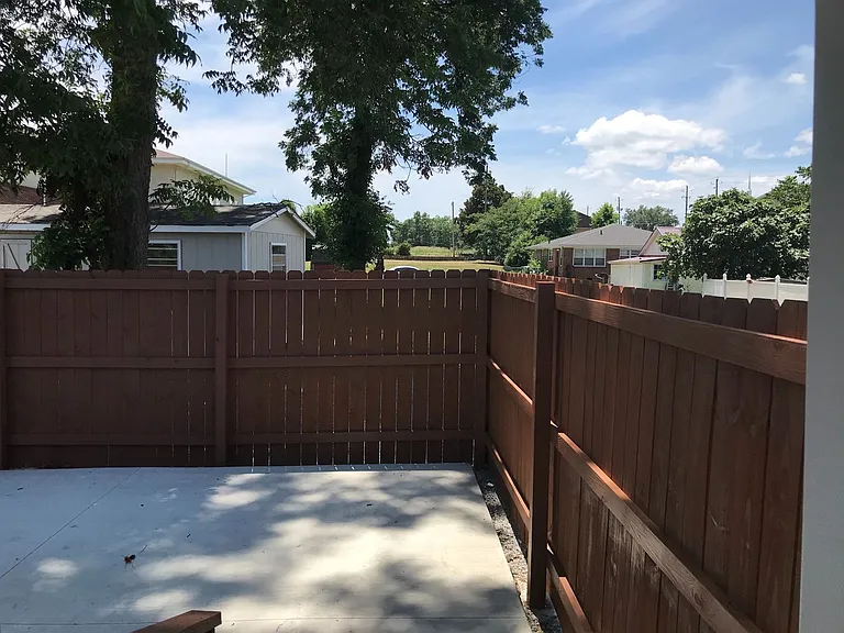 904 Snow St — Photo 16
