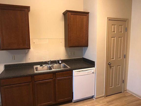 5th image of 205 Lodge Dr