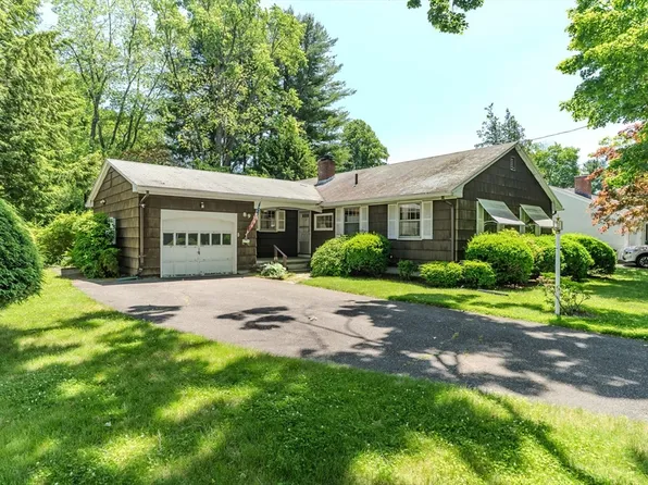 89 Lake St, Northampton, MA 01062