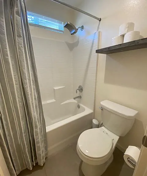 884 Fir St W — Photo 18