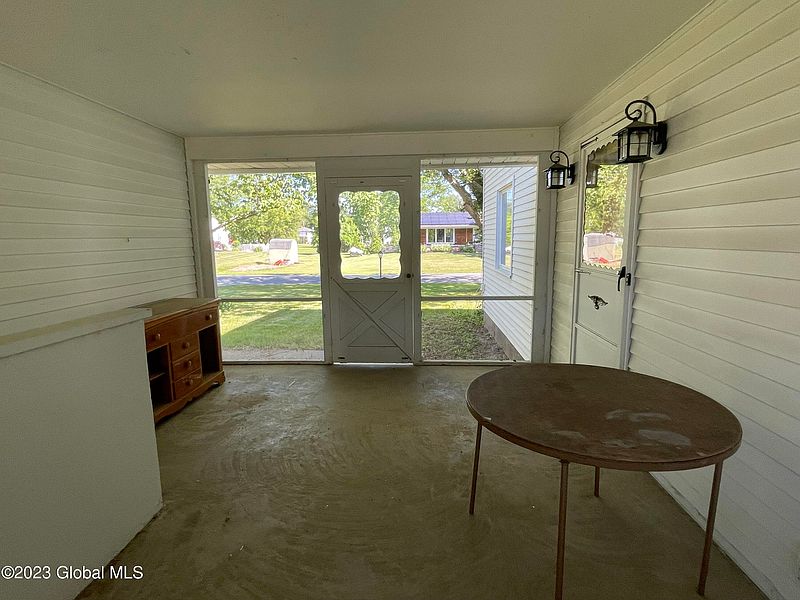 5th image of 54 King Avenue