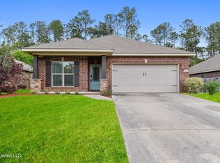 14172 Fox Hill Dr, Gulfport, MS 39503
