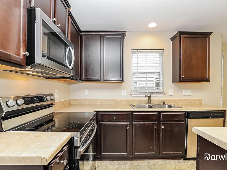 2713 Wild Poplar Way — Photo 4