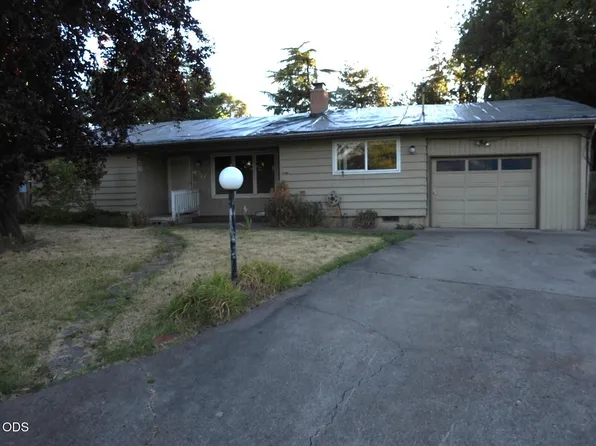 130 Sharon Dr, Phoenix, OR 97535