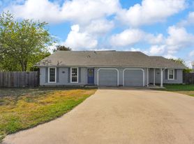 404 Creek Cv, Round Rock, TX