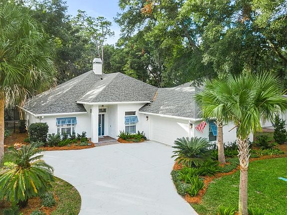 3rd image of 95269 Mackinas Cir