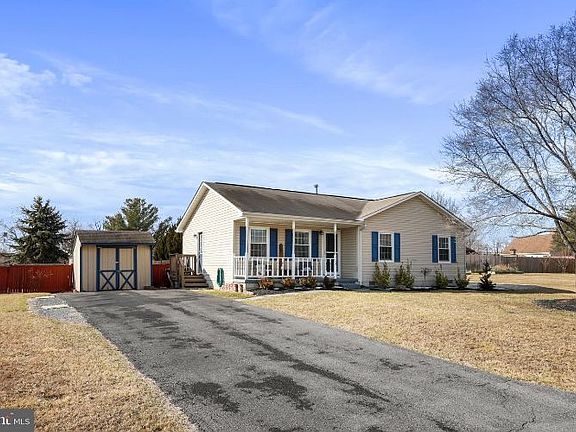 2nd image of 102 Kingsland Ct