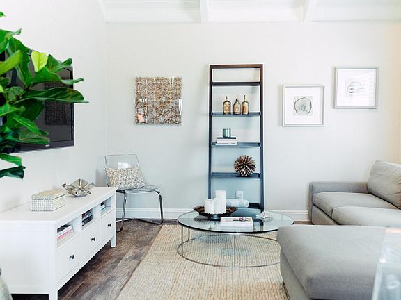 3rd image of 707 1/2 Heliotrope Ave
