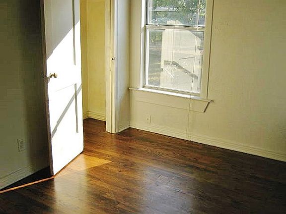 4th image of 3737 James Ave