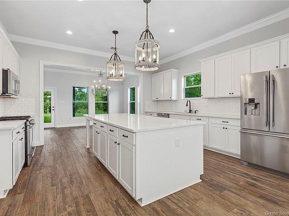 4th image of 90 Pepper Creek Dr