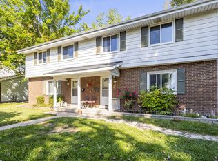 300 Darlene Dr #302, Waukesha, WI 53189