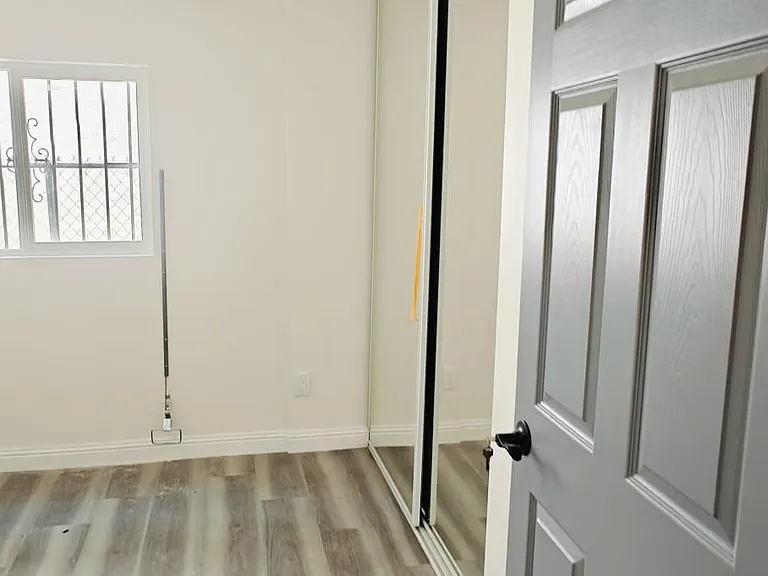 319 W 78th St #2 — Photo 5