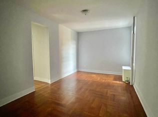 215 W 259th St #28, Bronx, NY 10471