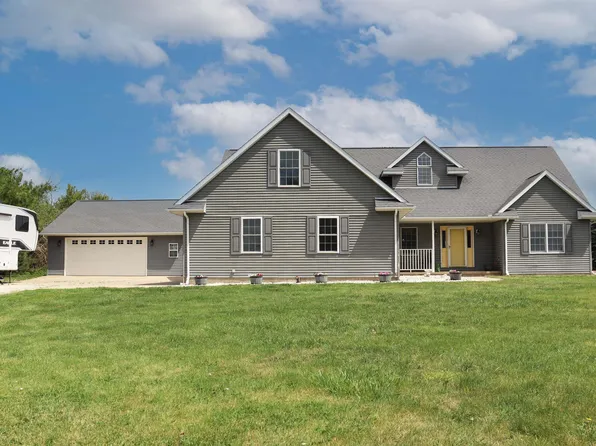 1157 E Guth Rd, Washington, IL 61571