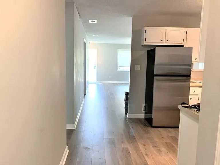 1810 Reynolds St — Photo 5