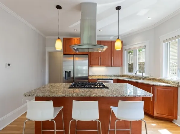 149 College Ave #1, Somerville, MA 02144