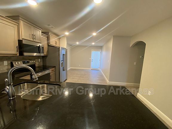 5th image of 6102 Silas St