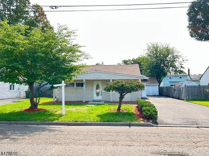 2nd image of 24 Crescent Rd
