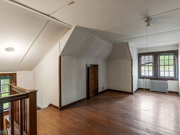 14th image of 3 Shelbourne Ave