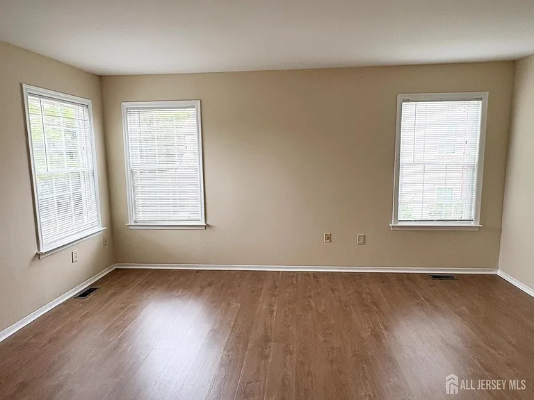 7 Daniel Webster Ave #D — Photo 13