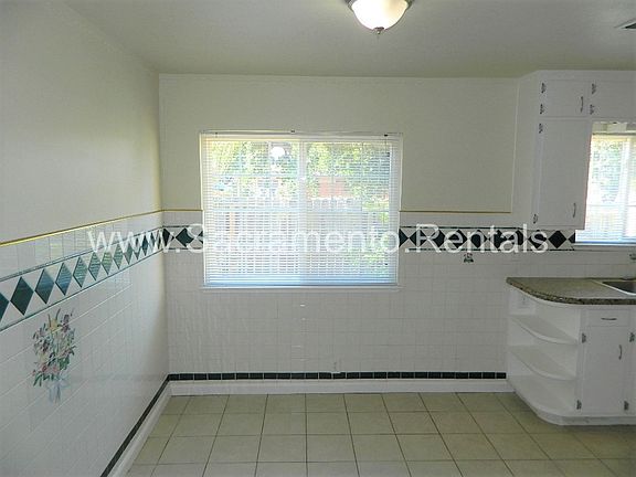 4th image of 6112 Hermosa St