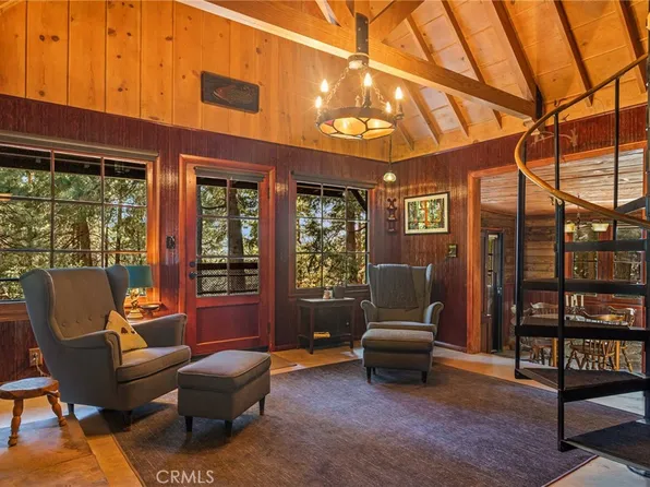 21819 Jobs Peak Rd, Cedarpines Park, CA 92322