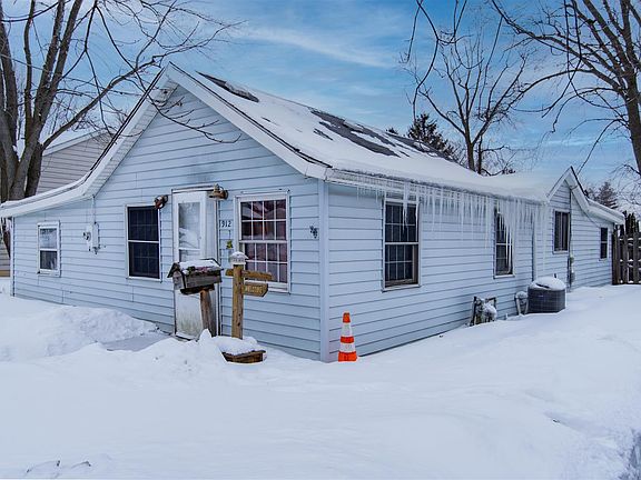 2nd image of 912 S 6th St