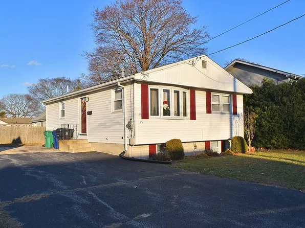 35 Massachusetts Ave, Warwick, RI 02888