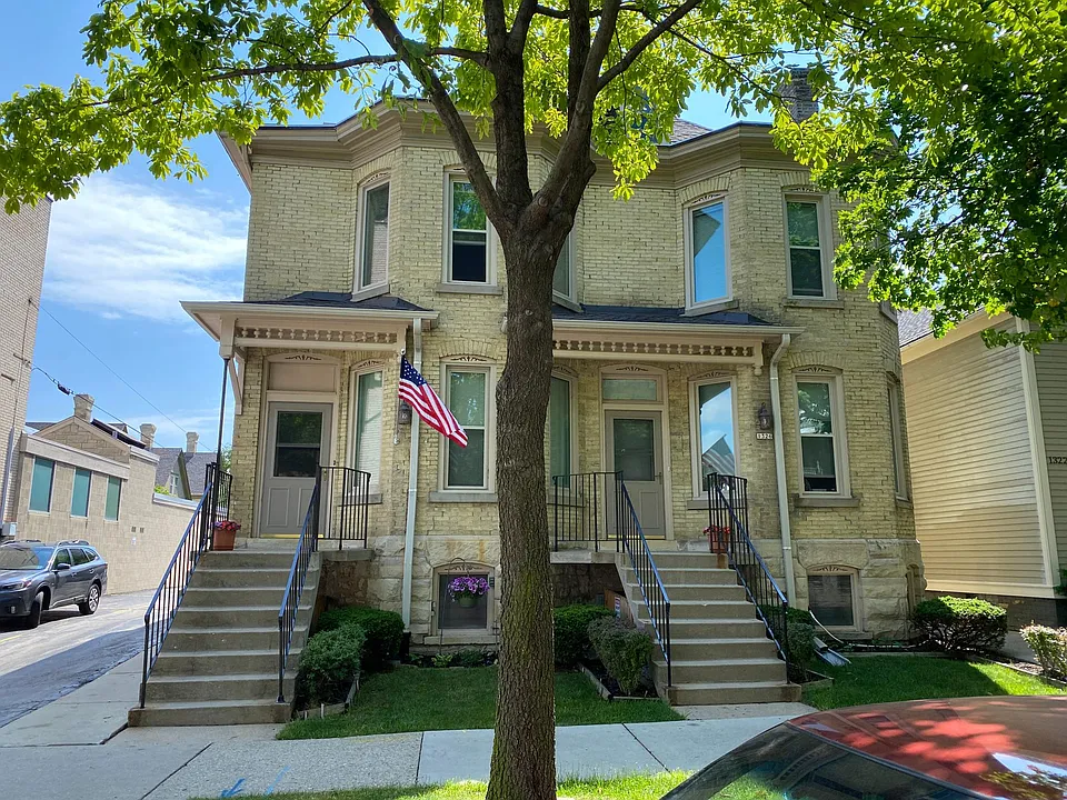 1326 N Astor St #2