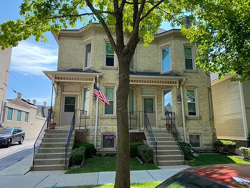1326 N Astor St #2 Photo 1