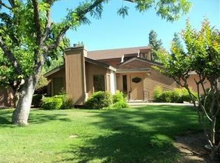 586 W Barstow Ave, Fresno, CA