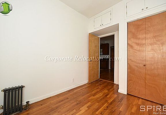 4th image of 24-33 38th St #3L