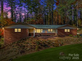 228 Raintree Dr, Hendersonville, NC 28791