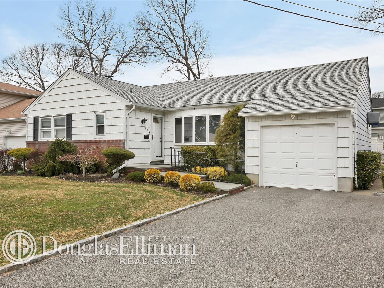 129 Jerusalem Ave, Massapequa Park, NY 11762 Zillow